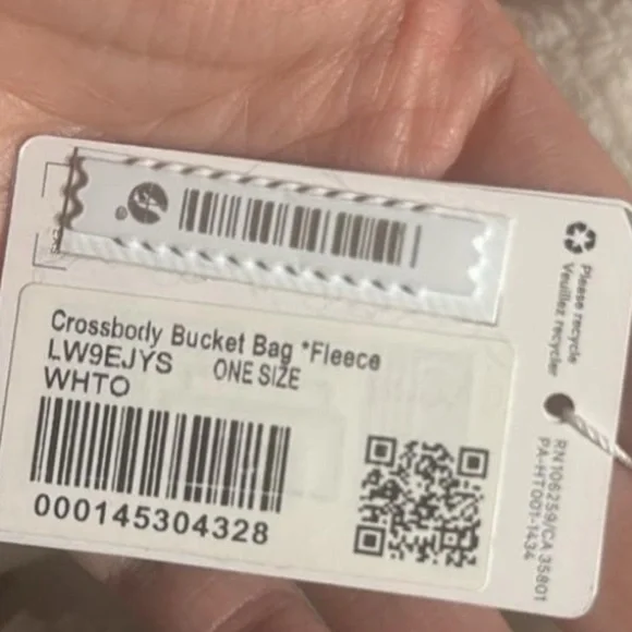 NWT Lululemon New Year Crossbody Fleece Bucket Bag 2.5L WORDMARK White Opal LOGO - Picture 7 of 7